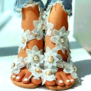 White Bohemian flower flat sandals (brand new)